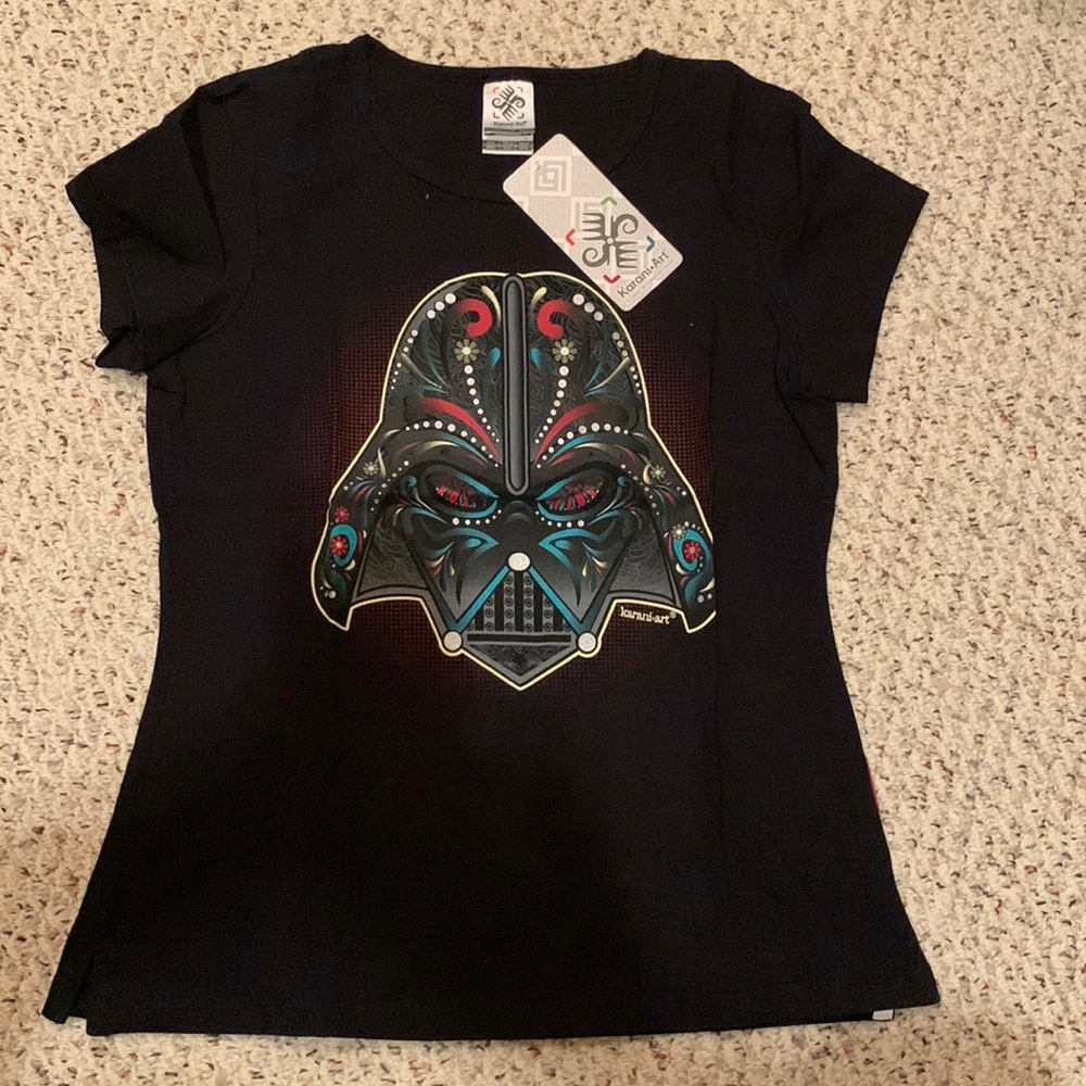 The Karani Art t-shirts size S